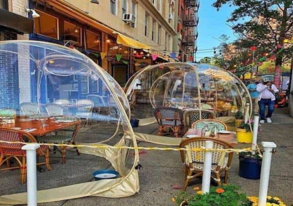 "בועות מהחלל החיצון ברחובות ניו יורק"