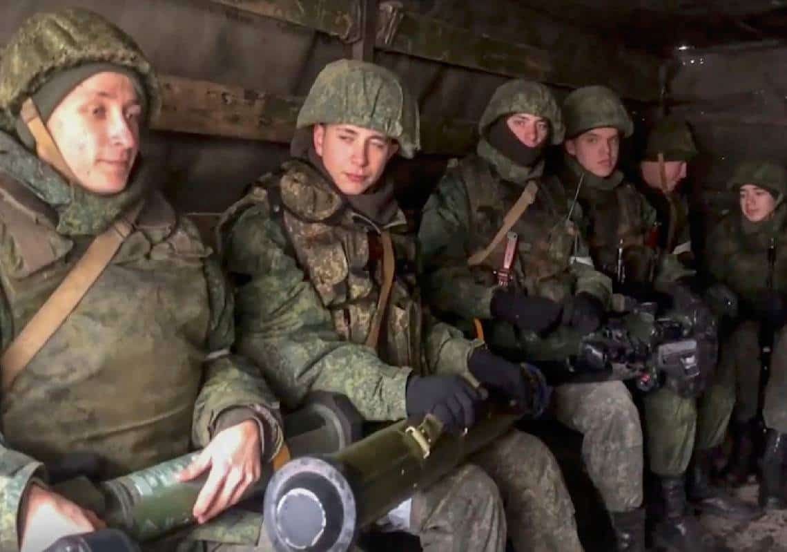 "חיילים רוסים יורים לעצמם ברגליים עם תחמושת אוקראינית כדי להימנע מלחימה"