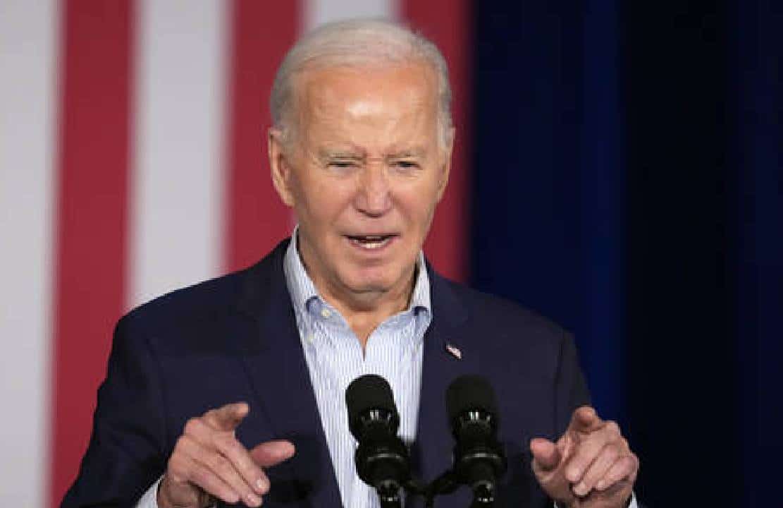 ביידן טוען שנסע ברכבת שאינה קיימת מעל הגשר שהתמוטט