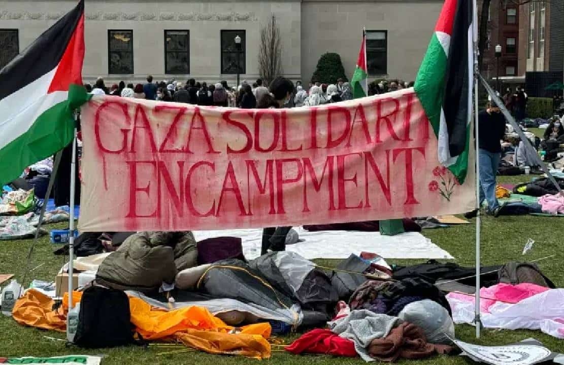 דרמה באוניברסיטת קולומביה: תלמידים שהקימו "מאחז אנטי-ישראלי" בקמפוס נעצרו בהמוניהם, למחרת אחרים הקימוהו מחדש