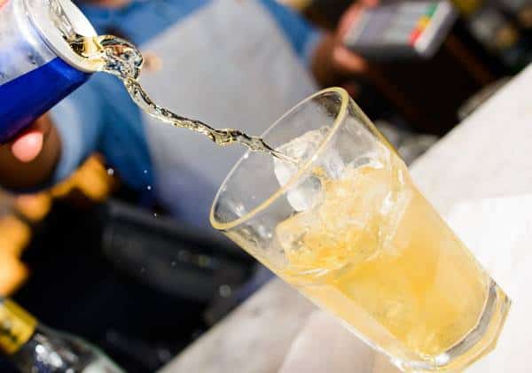 בן 26 הגזים בשתיית משקאות אנרגיה וקיבל התקף לב