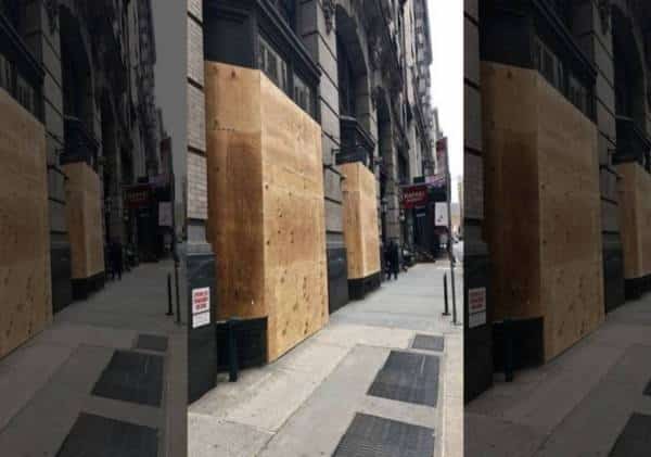 ניו יורק: בעלי החנויות החלו לגדר את חלונות הראווה