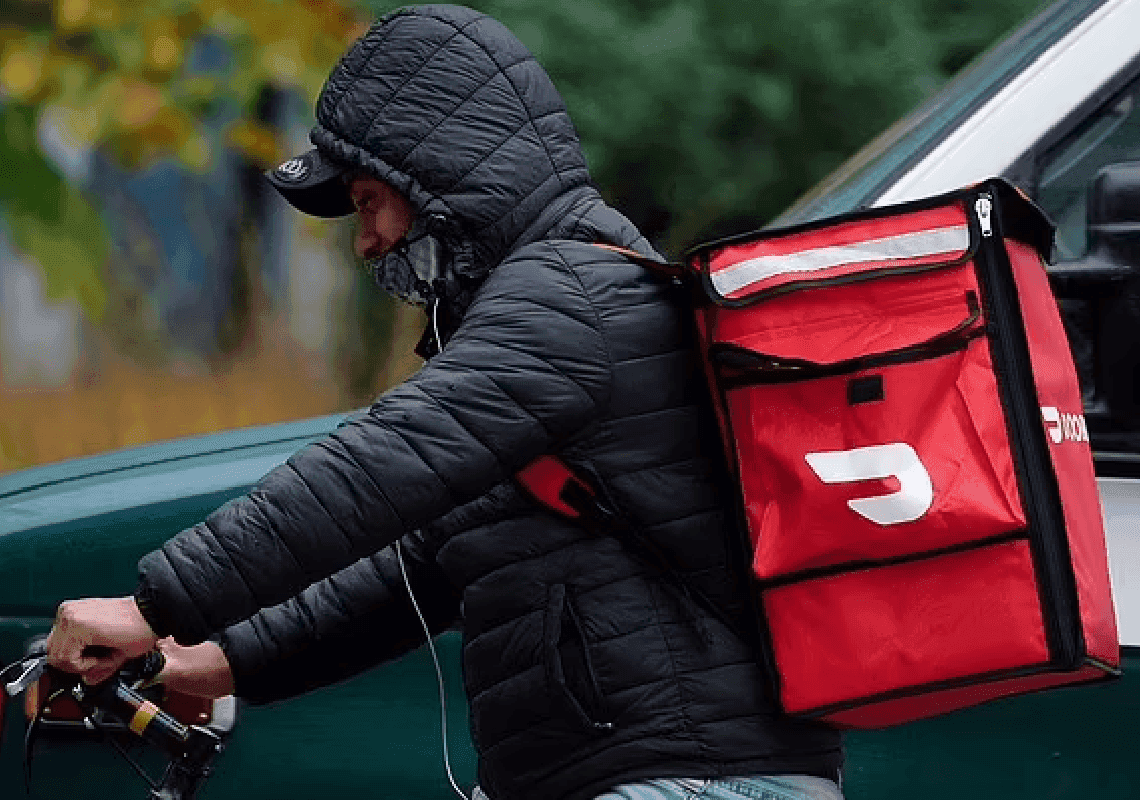 מהגרים סינים מתחזים לנהגי משלוחים – וחודרים לבסיסים צבאיים אמריקאים 