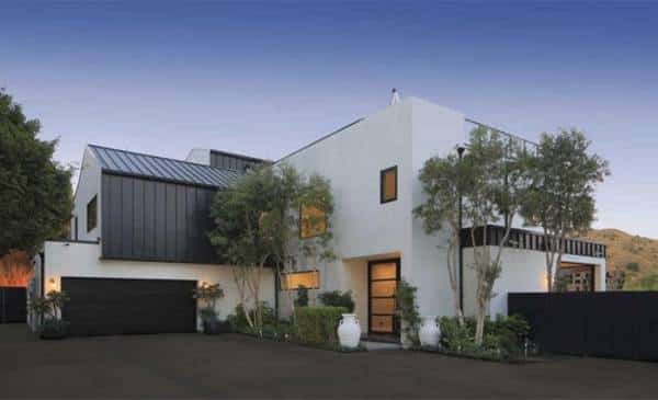 דמי לובטו להשכרה: "רק" 40,000 דולר לחודש ותוכלו לגור באחוזה של כוכבת הפופ בהוליווד הילס