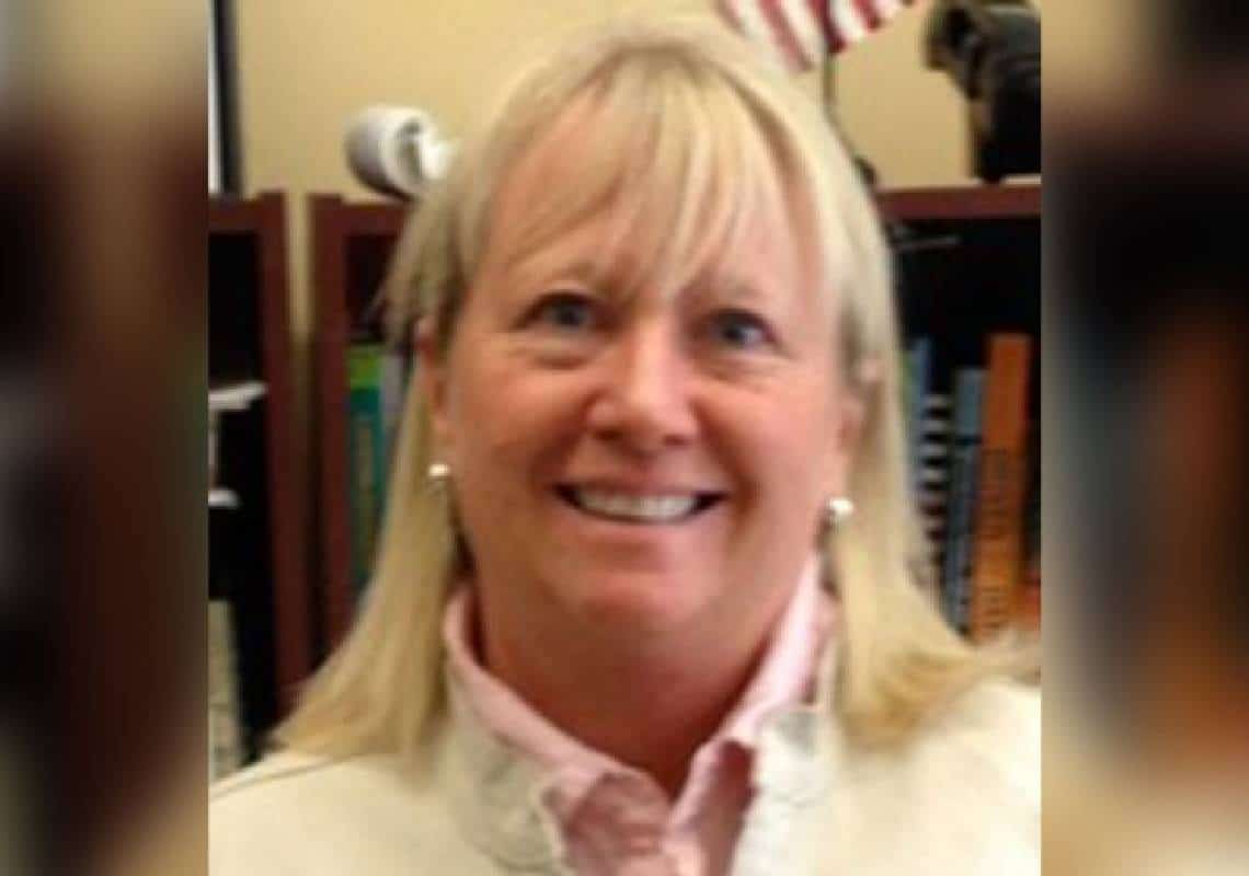 התלמידה חבטה עשרות פעמים בראשה של מנהלת בית הספר עד שזו איבדה את הכרתה