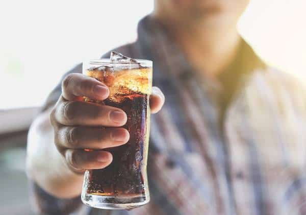 "מספיק רק שליש פחית משקה מוגז כדי להעלות משמעותית את הסיכוי לחלות בסרטן"