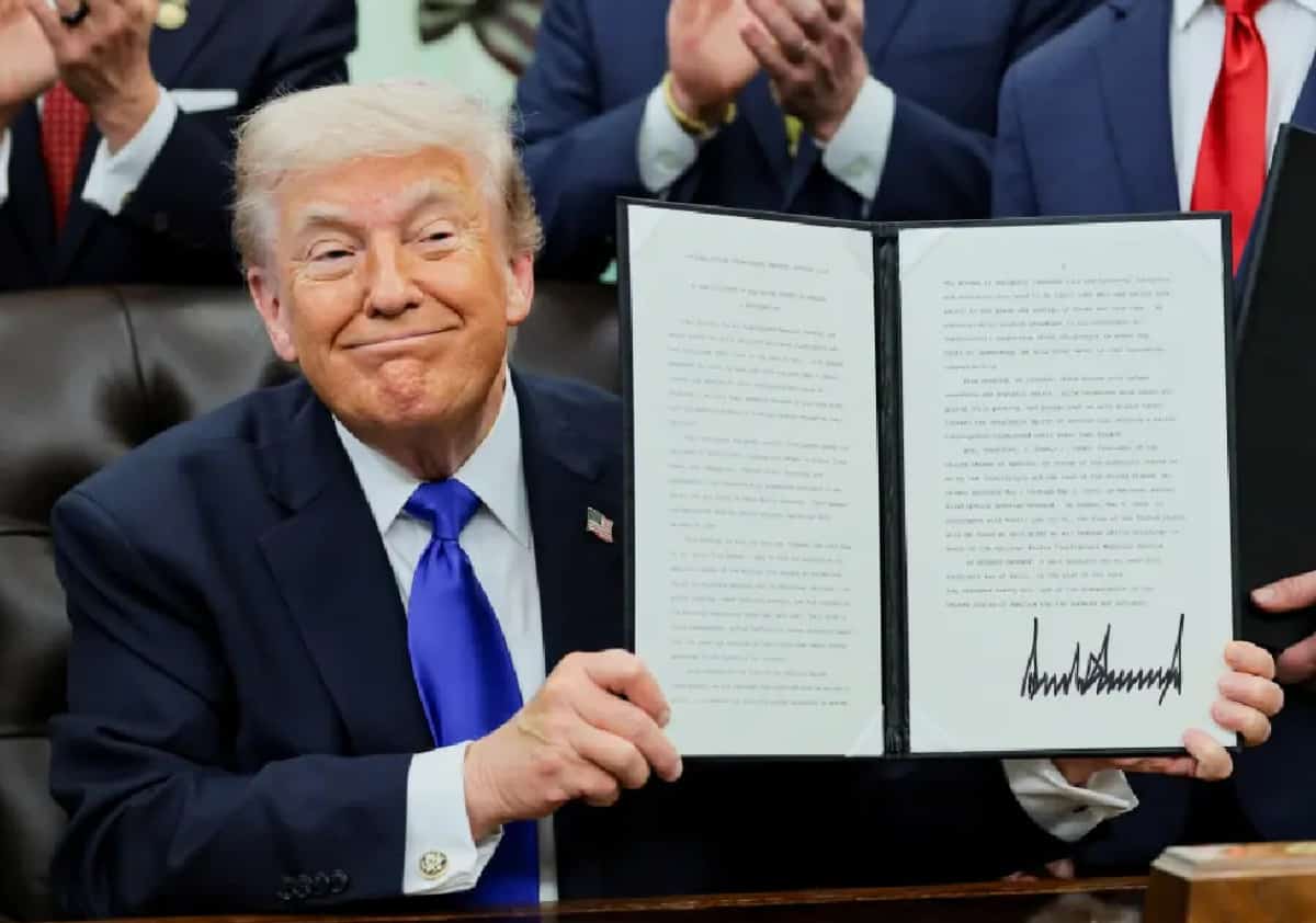 מהפכה בחיסכון לפנסיה: טראמפ משיק תוכנית חדשה לעשרות מיליוני עובדים ללא כיסוי