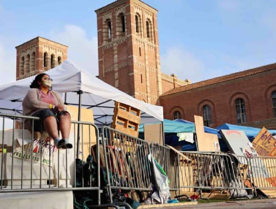 סטודנטים במאהל ב-UCLA מבקשים: "אוכל טבעוני ללא גלוטן; 'בלי בננות', 'בלי אגוזים'"