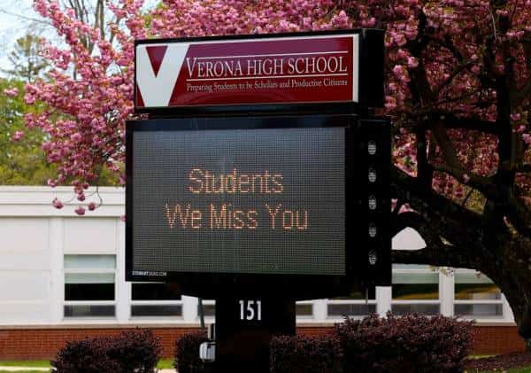 ניו ג'רזי מיישרת קו עם ניו יורק: בתי הספר יישארו סגורים עד תום שנת הלימודים