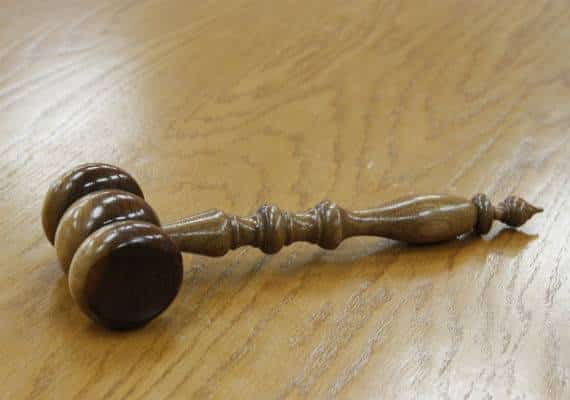 ניו יורק: שופט מחוזי הושעה מתפקידו לאחר שפרץ לבית שכנתו וגנב ממנה תחתונים מלוכלכים