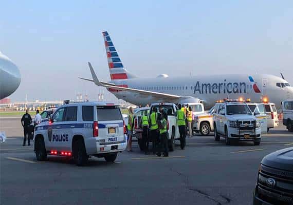 ניו יורק: עובר מת נמצא בשירותי מטוס בנמל תעופה