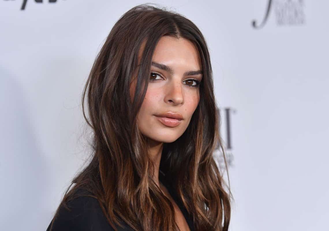  אמילי רטאייקאוסקי על החוויה באפליקציית הכרויות: ״מתחילות איתי מלא נשים״