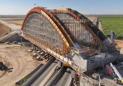 מיליארדים הושקעו, רכבת עדיין אין: פרויקט הרכבת המהירה של קליפורניה ממשיך לבלוע כסף בלי נוסעים באופק