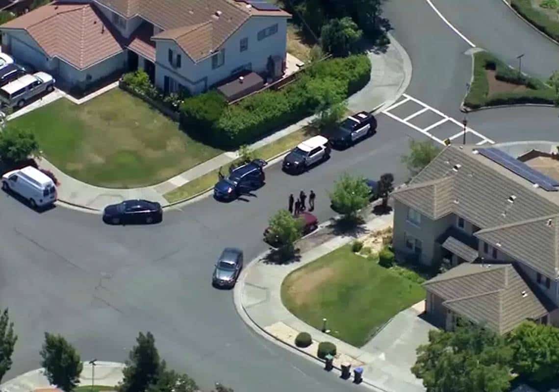 תקרית ירי קטלנית בקליפורניה: פורץ נכנס לבית לאור יום, הדייר החמוש לא היסס להתערב