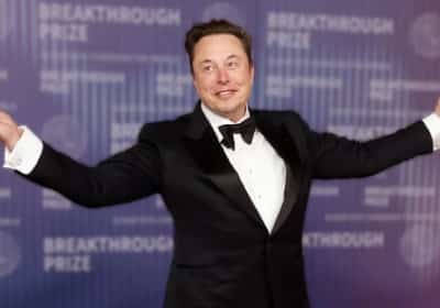 הטריליון הראשון בדרך: אילון מאסק שוב שובר שיאים עם הון שמתקרב ל־700 מיליארד דולר