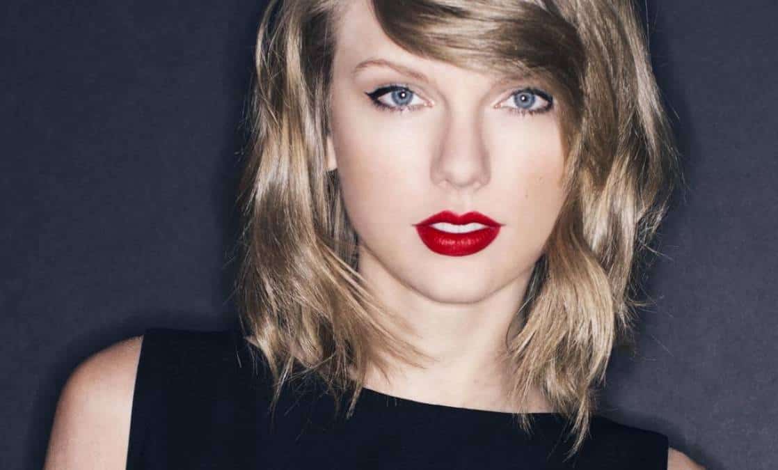 קריאות "גזענות" הולכות וגוברות לאחר ניצחון טיילור סוויפט בגראמי