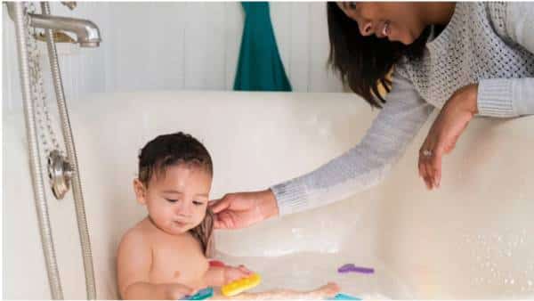 אמא חושפת: זו הסיבה מדוע האמבטיה הפכה את חיי המשפחה שלה לקלים בהרבה 