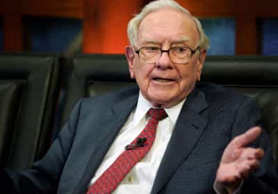 וורן באפט מוכר מניות בשווי 6 מיליארד דולר: סימן אזהרה ברור לוול סטריט