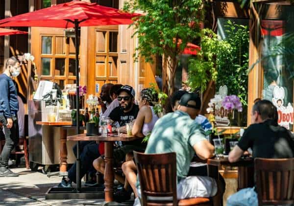 ניו יורק נערכת לסגירת מסעדות: "לא תהיה ברירה אם מספר המאושפזים ימשיך לזנק"