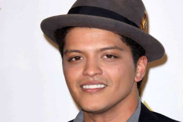 הוא נמצא על גג העולם: והוא מגיע ללאס וגאס להופעה שתפתח את שנת 2019