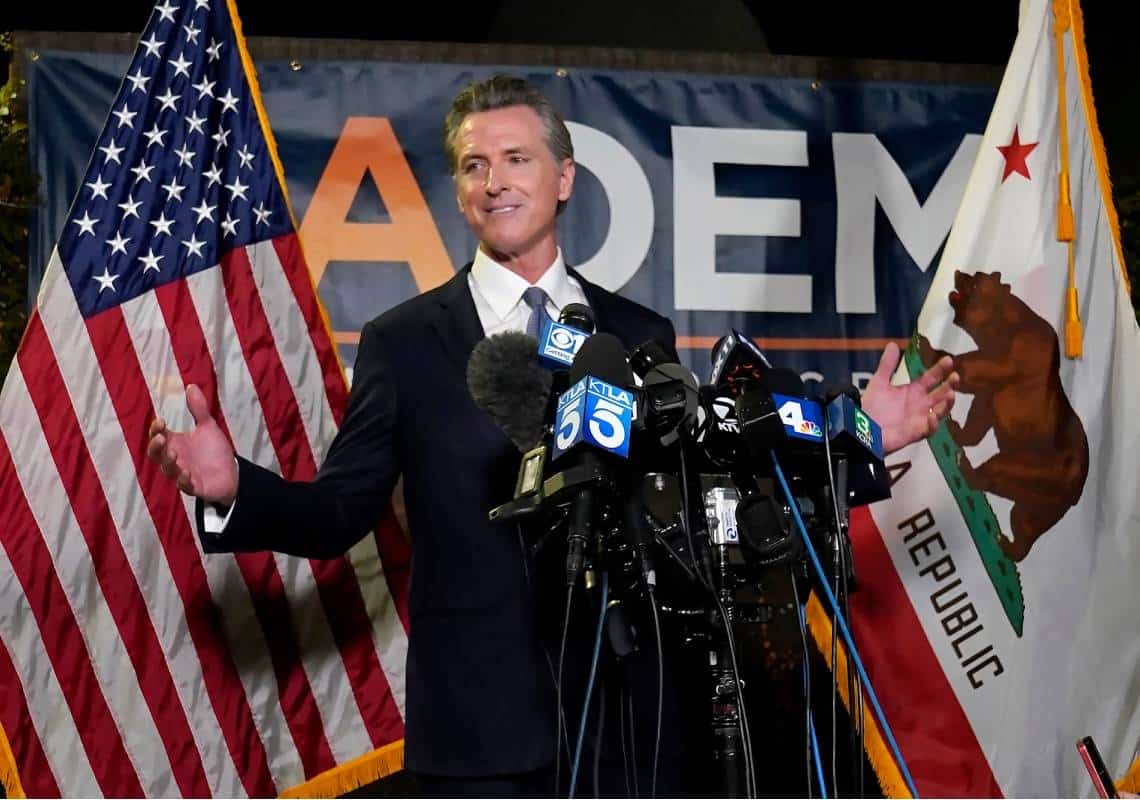 בחירות 'ריקול' בקליפורניה: ניצחון למתנגדי ההדחה, המושל ניוסאם נשאר בתפקיד