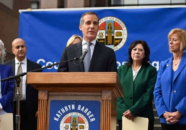 לוס אנג'לס מגבילה אירועים לעד 50 איש: איגוד המורים קורא לביטול הלימודים מהר ככל האפשר