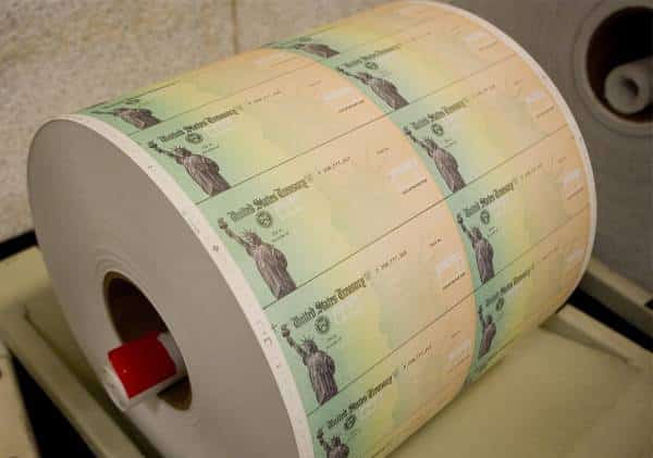 פריצת דרך במו"מ בקונגרס: צ'ק סיוע נוסף בדרך לתושבי ארה"ב