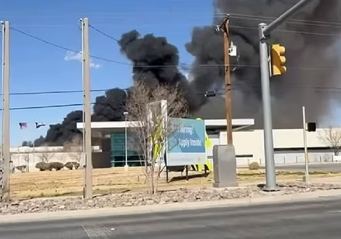 שבעה פצועים בפיצוץ רכב סמוך לשדה"ת הבינלאומי בטקסס