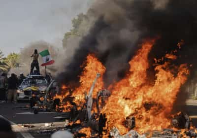 מפגינים לפי שעה? חברה המספקת קהל למחאות טוענת: האנרכיה בלוס אנג'לס ממומנת"