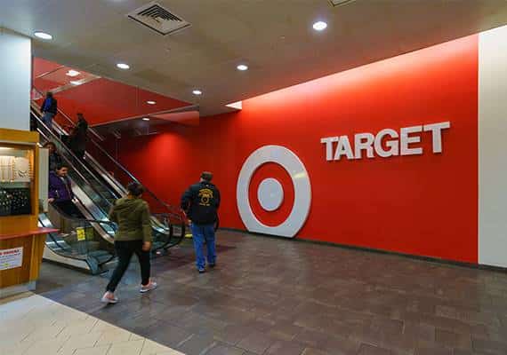 לקראת חגי דצמבר, רשת טרגט תעסיק עשרות אלפי עובדים