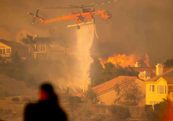 שריפת סאדלרידג': 100 אלף תושבים פונו מבתיהם, עשרות מבנים עלו באש