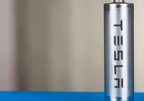 "סוללות העל" של טסלה ממשיכות להניע אותה לשנת השיא