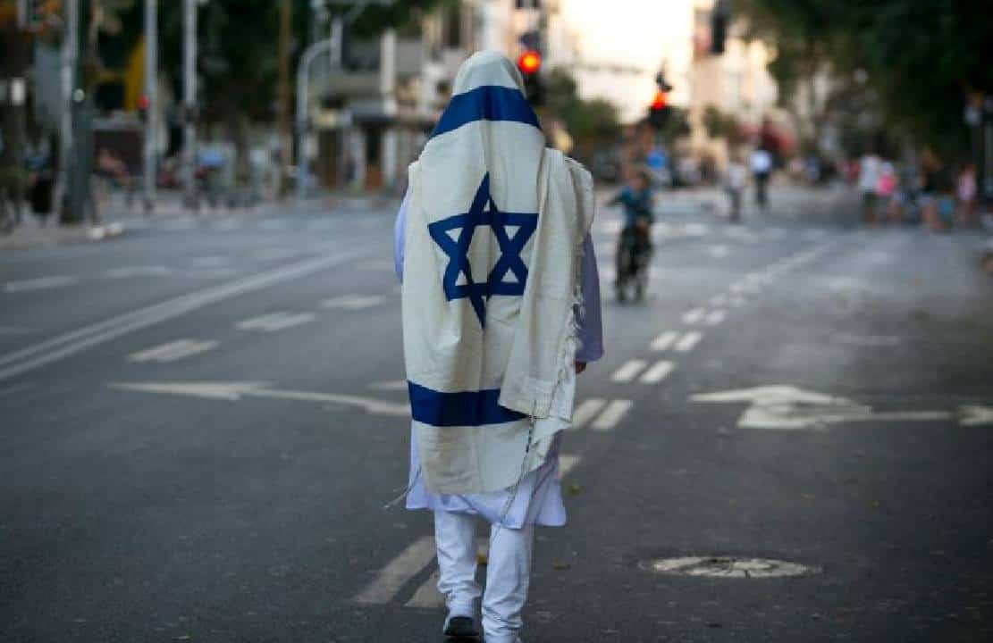 יום הכיפורים: הגיע הזמן לחזור לה' ולעצמנו - ולהתעלות מעל מסך הבורות והקיטוב של התקשורת והפוליטיקה