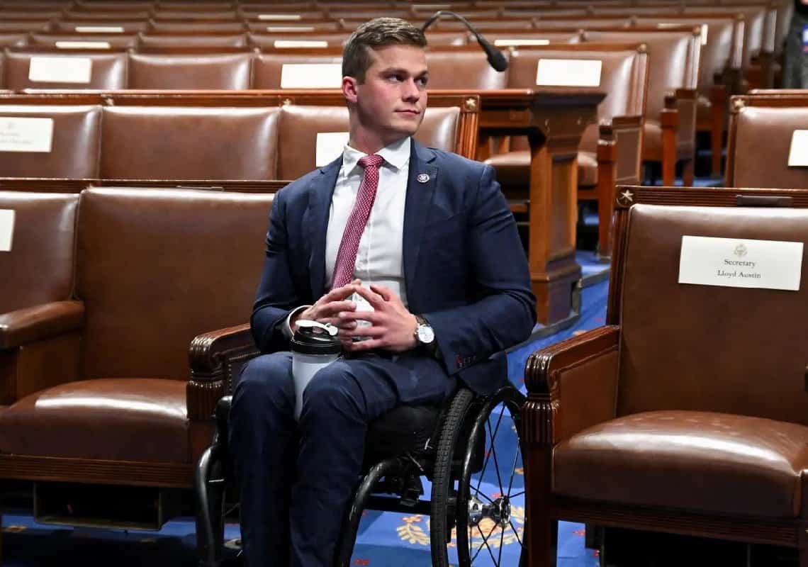 עונש קל לחבר קונגרס רפובליקני לשעבר שניסה לעלות לטיסה עם אקדח טעון