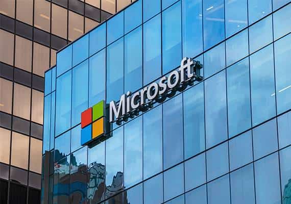 מיקרוסופט בעננים: רווחים  עצומים בזכות שירות הדגל החדש