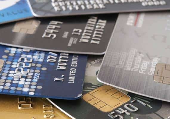 שני גברים מואשמים בקניית דלק ברחבי מחוז מיאמי-דייד באמצעות כרטיסי אשראי מזויפים