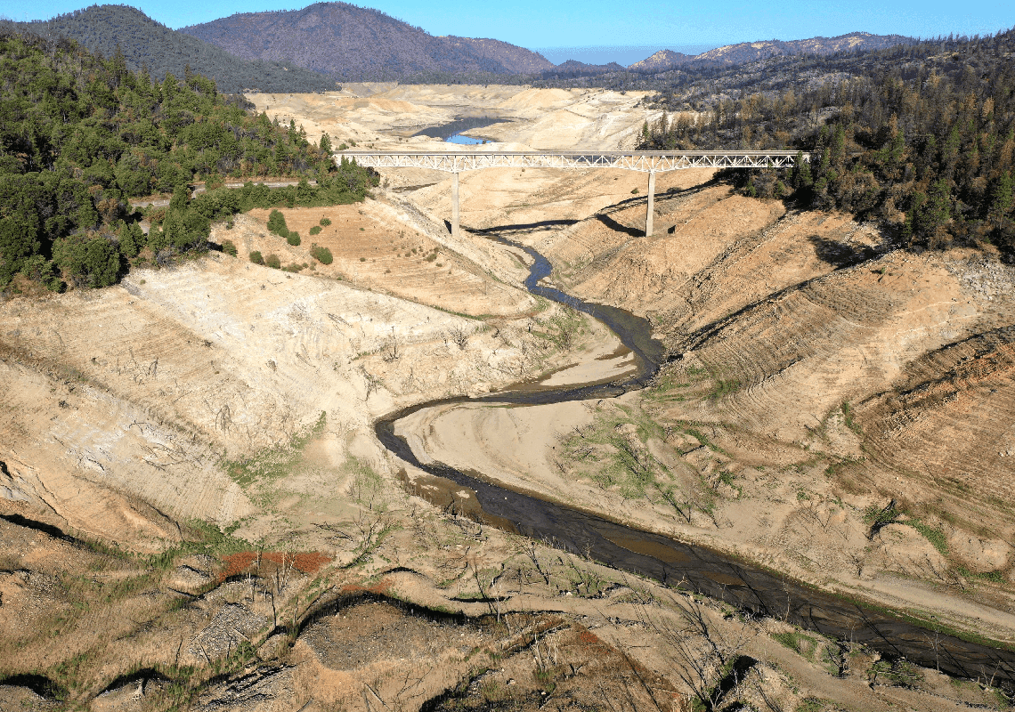 תמונות מרגשות מקליפורניה: אחרי שפל היסטורי ומסוכן - כך נראה היום אגם אורוויל 