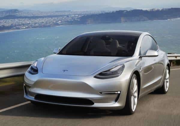 טסלה צפויה להשיק תוכנית 'ליסינג' למודל 3 הפופולארי
