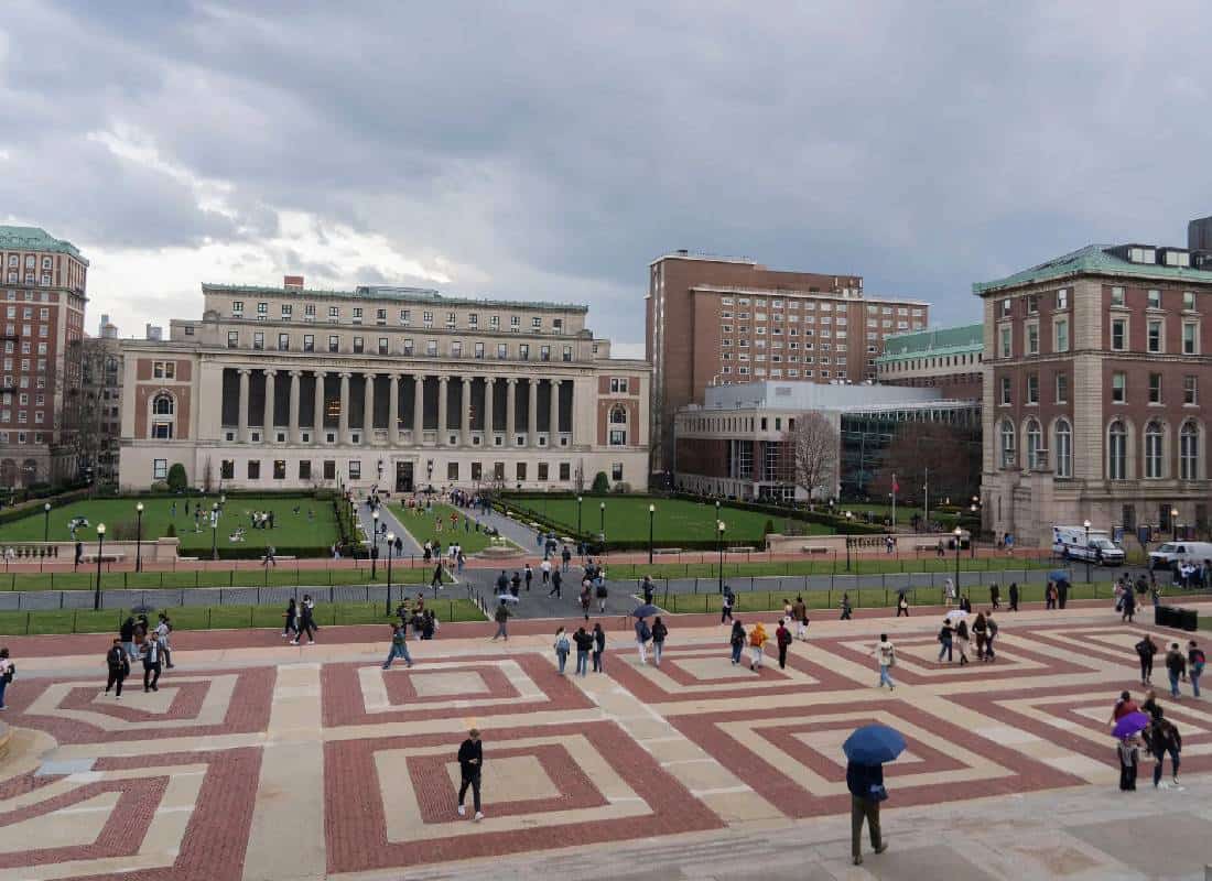 אקדמיה לוחמת: האוניברסיטאות באמריקה מתארגנות במאבק נגד ממשל טראמפ