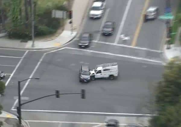 בפעם השנייה בתוך יממה בלוס אנג'לס: מרדף משטרתי מסתיים בפגיעה בעוברי אורח