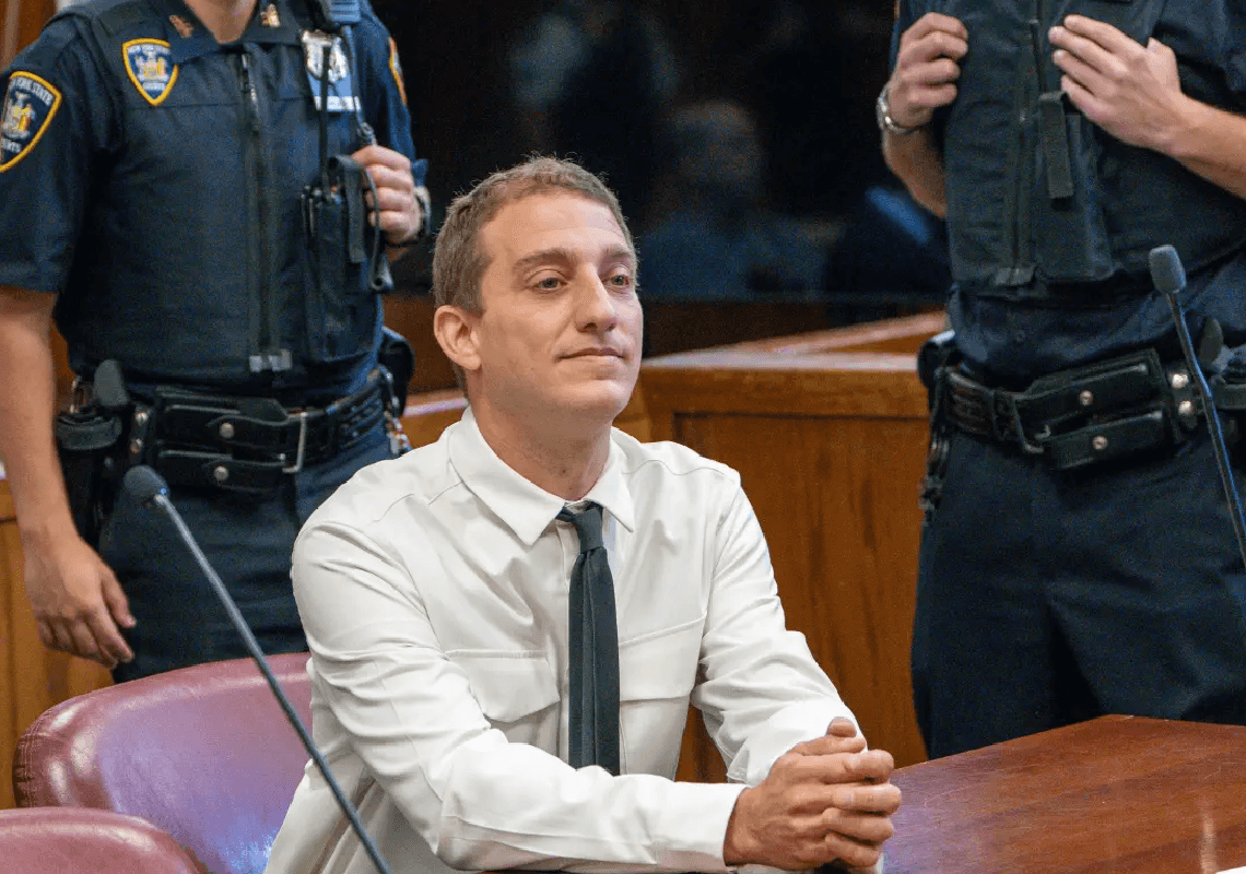 עשיר, אנרכיסט – ולא קשור לאוניברסיטה: זה מי שהצית את דגל ישראל בקמפוס