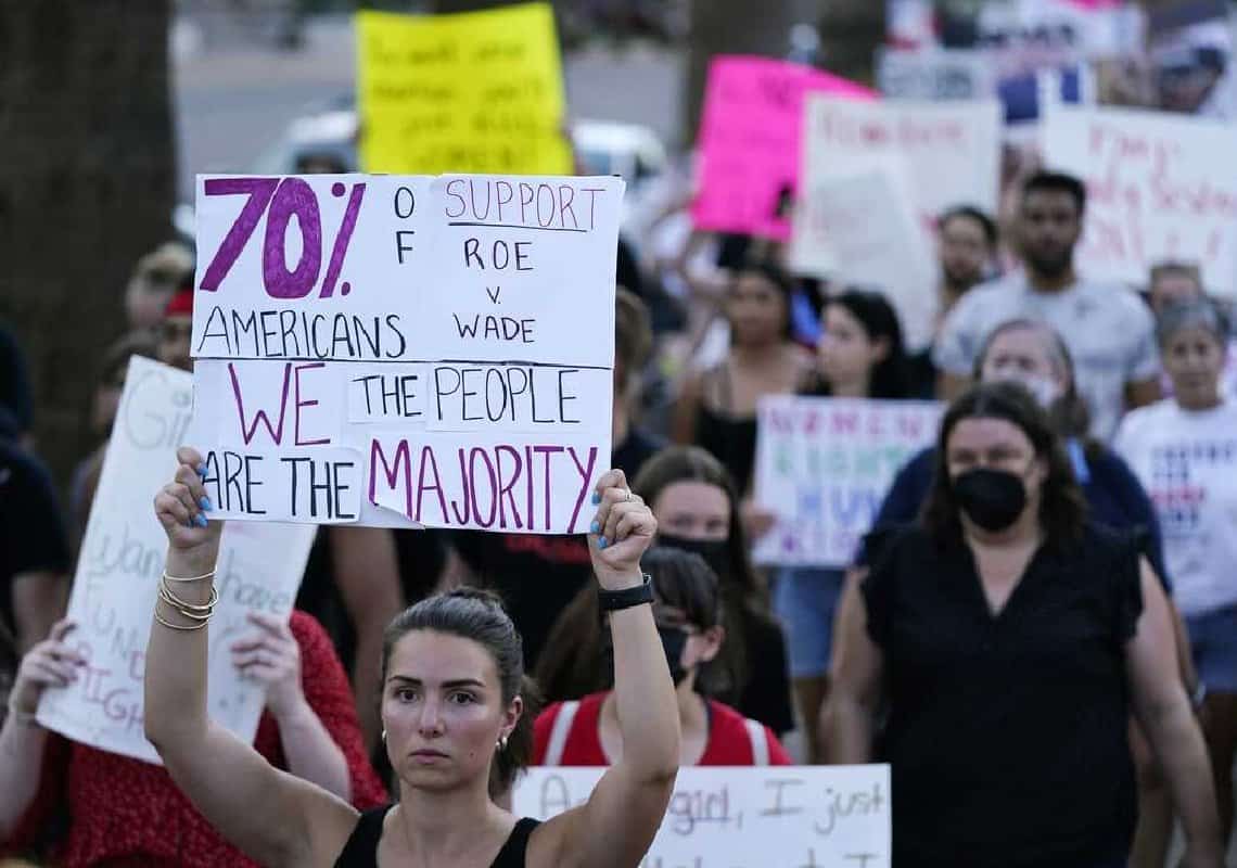 אריזונה מיישרת קו: ביהמ"ש אישר חוק האוסר על הפלות