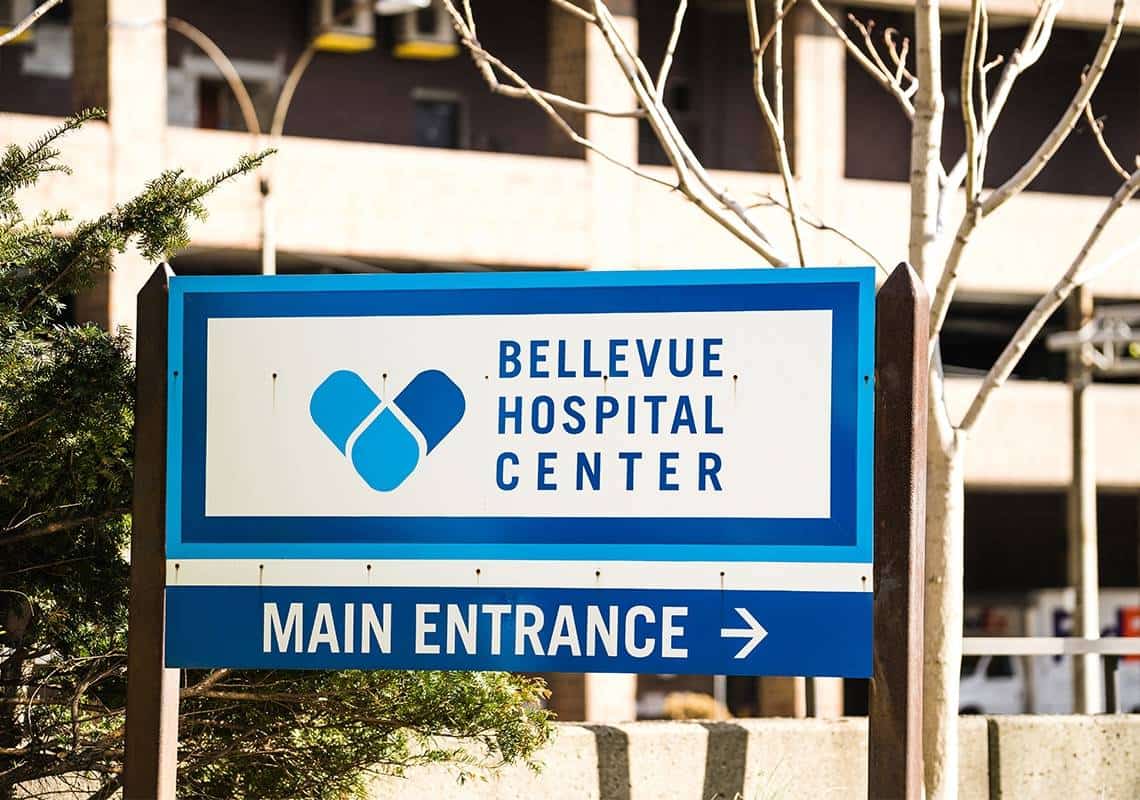 ראש עיריית ניו יורק הודיע: כלל עובדי בתי החולים נדרשים להתחסן