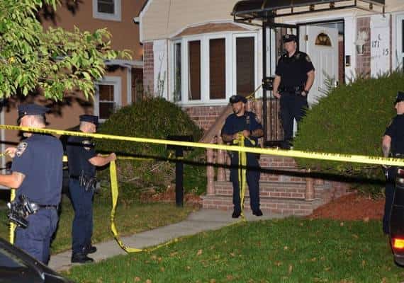 קווינס: אם נעצרה לאחר שבתה בת השנה נמצאה ללא רוח חיים