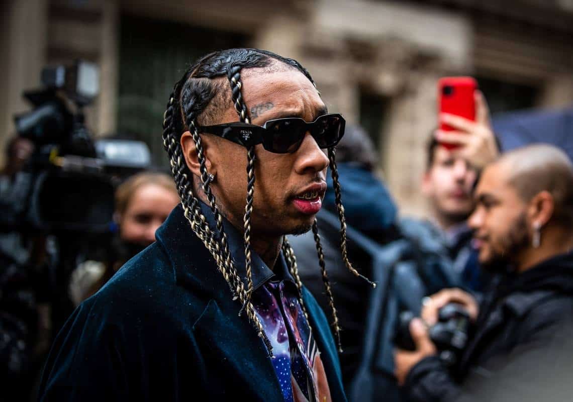 צרות בהוליווד הילס: הראפר טייגה מואשם בתקיפה