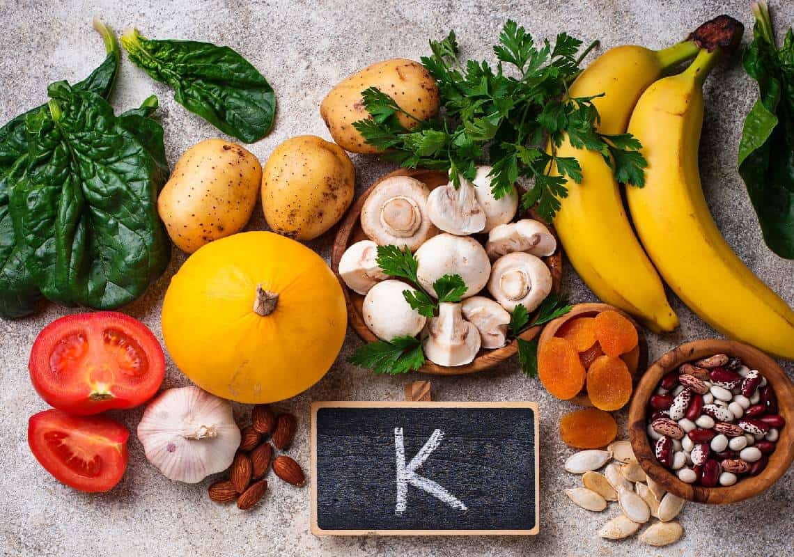 הוא מסייע בחילוף חומרים יעיל, הפחתת לחץ דם, ומוריד את הסיכון לשבץ מוחי. כדאי שתכירו: אשלגן