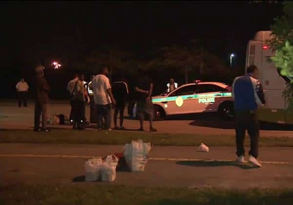 מיאמי: 6 פצועים בהתנגשות שתי ניידות ואוטובוס