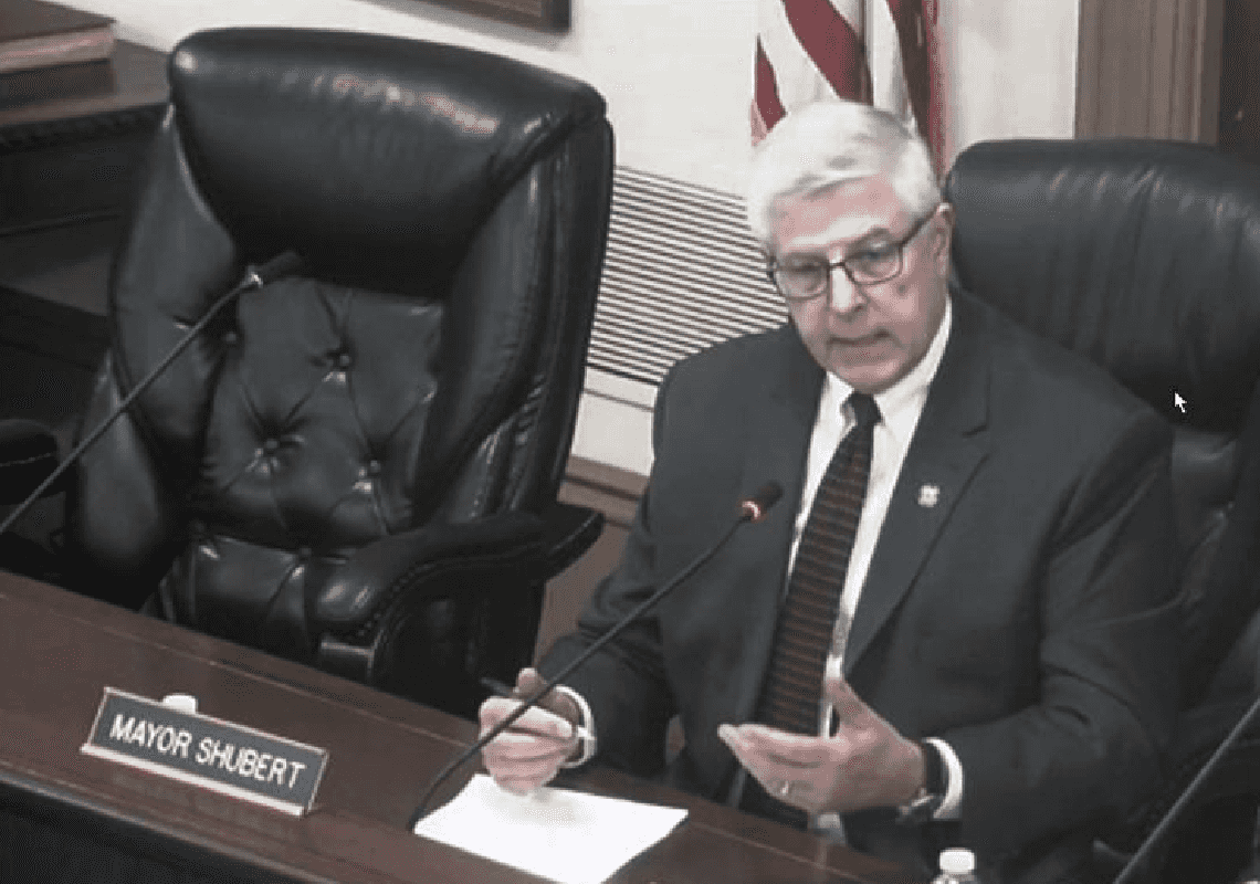 ראש עיר באוהיו התפטר לאחר אמירה מוזרה: "דיג קרח יוביל לזנות"