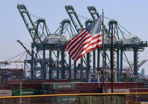 צניחה חופשית בבורסה בניו יורק בעקבות הודעה מפתיעה של הנשיא טראמפ