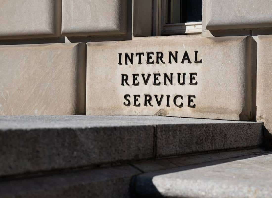 ראש רשות המסים בארה"ב מתפטר על רקע "יוזמת ה-DOGE'" של אילון מאסק